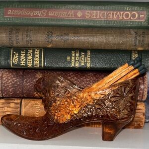 Vintage 1960s Fenton Daisy and Button Amber Glass Slipper Shoe FLAW